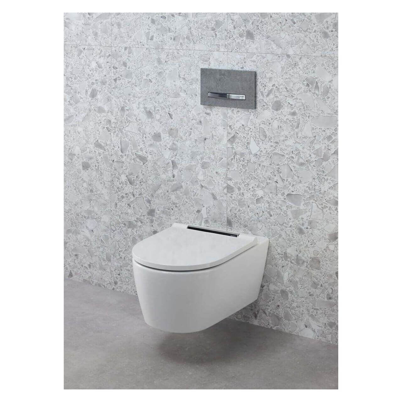 Geberit Wand-Tiefspül-WC One mit WC-Sitz weiß/hochglanzverchromt